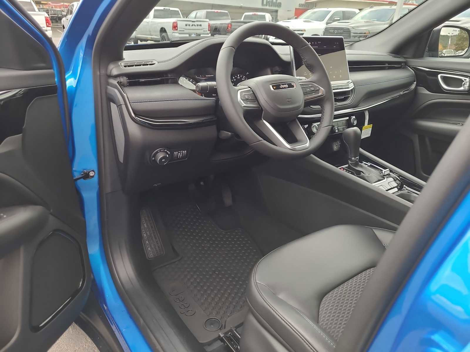 New 2026 Jeep Compass Latitude image 10