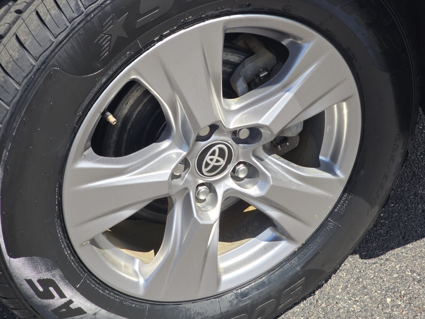 Used 2024 Toyota RAV4 XLE FWD image 13