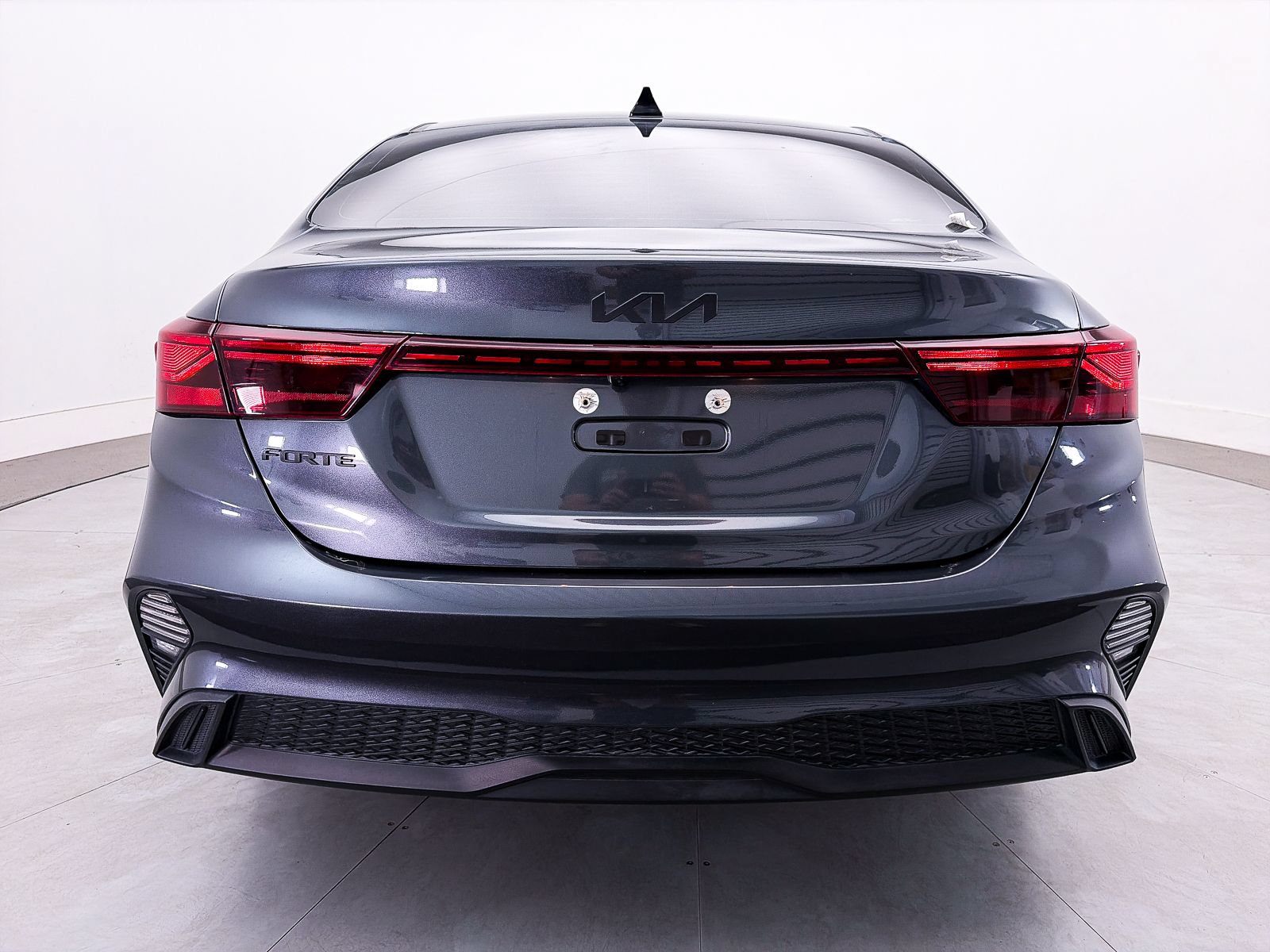 Used 2023 Kia Forte LXS w/ LXS Technology Package FWD image 14