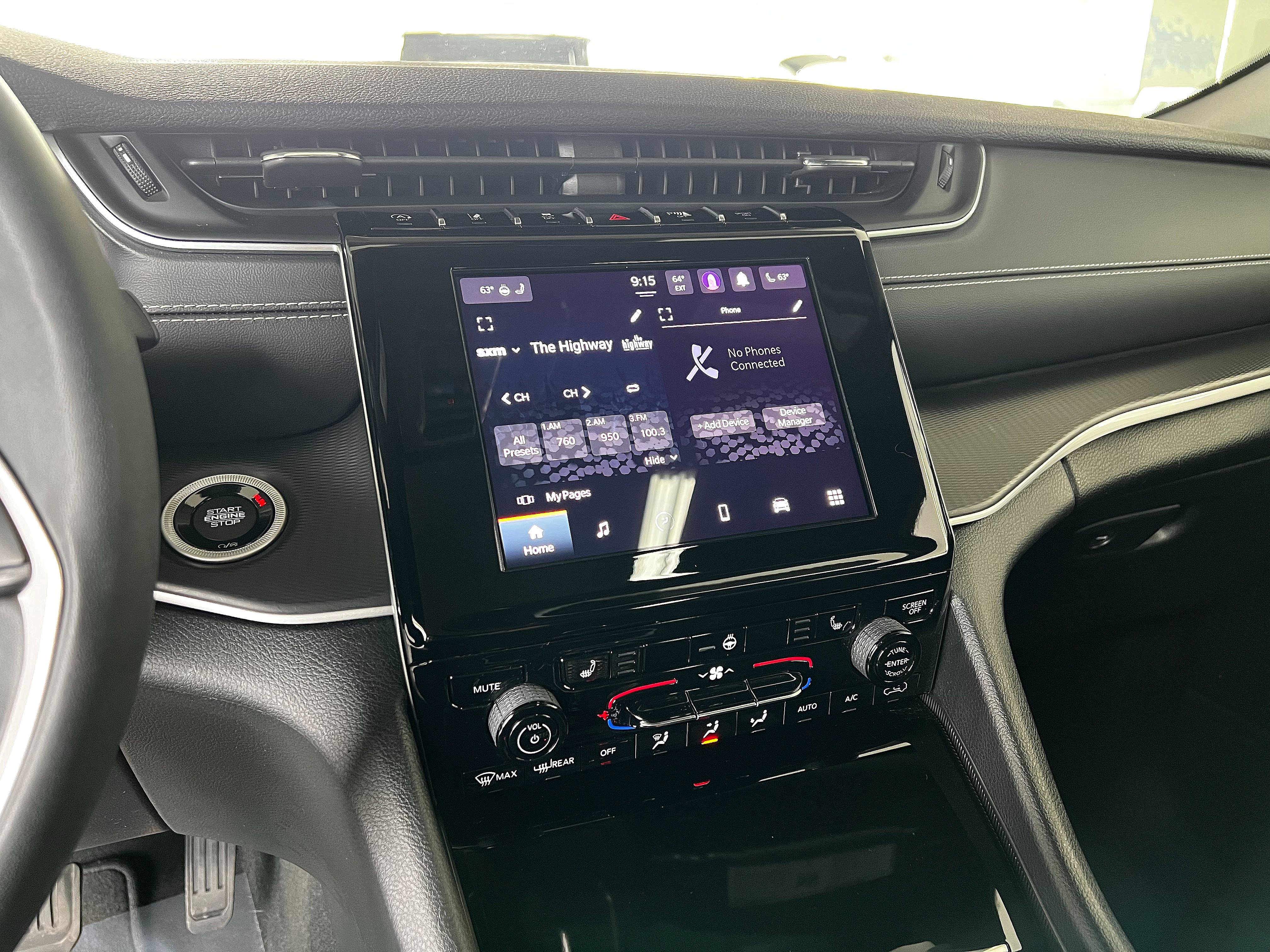 Used 2024 Jeep Grand Cherokee Altitude image 17