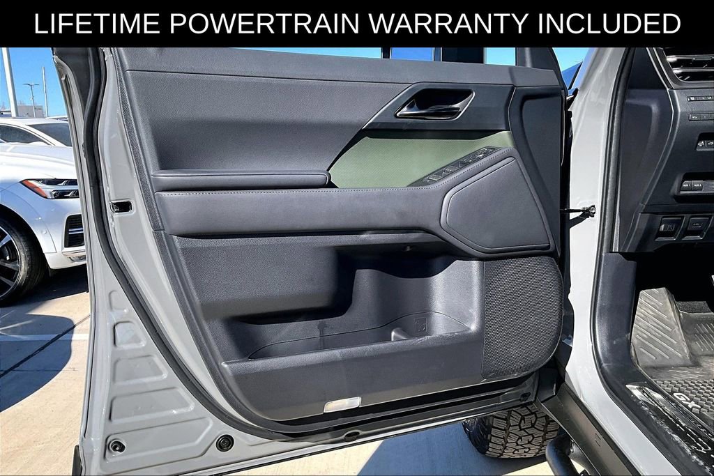 Used 2025 Lexus GX 550 image 23