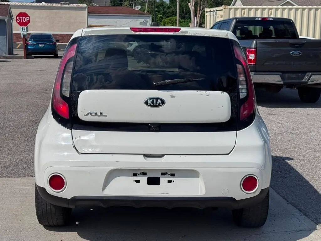Used 2017 Kia Soul + FWD image 5