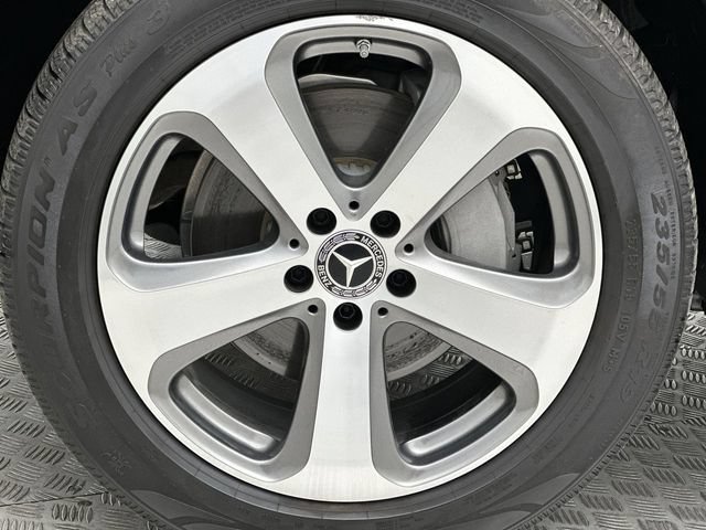 Used 2021 Mercedes-Benz GLC 300 4MATIC image 10