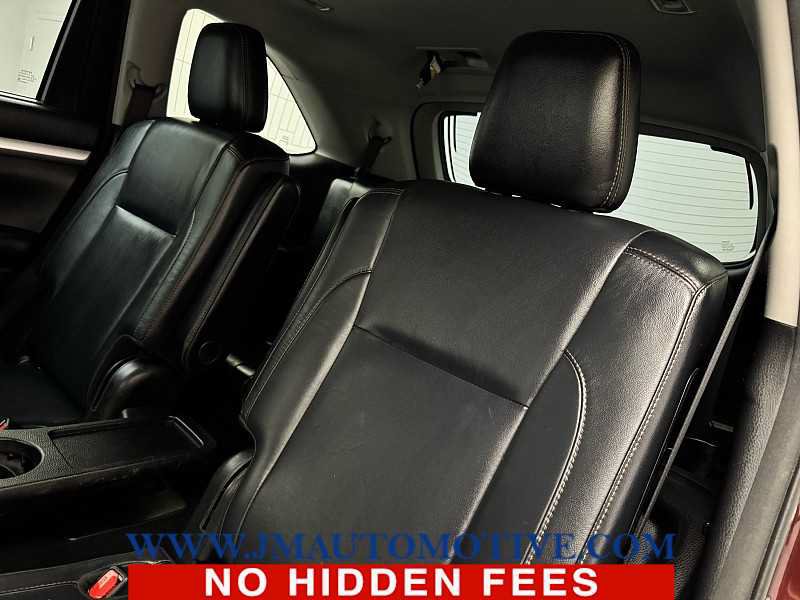 Used 2018 Toyota Highlander XLE AWD/4WD image 16