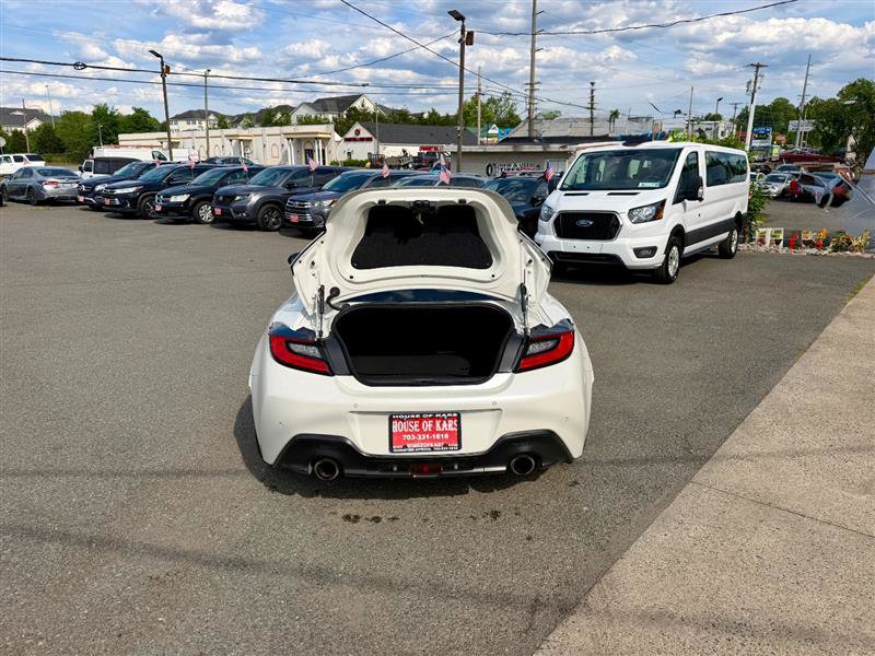 Used 2024 Toyota GR86 RWD image 5