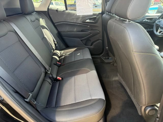 Used 2025 Chevrolet Trax LT w/ Driver Confidence Package FWD image 31