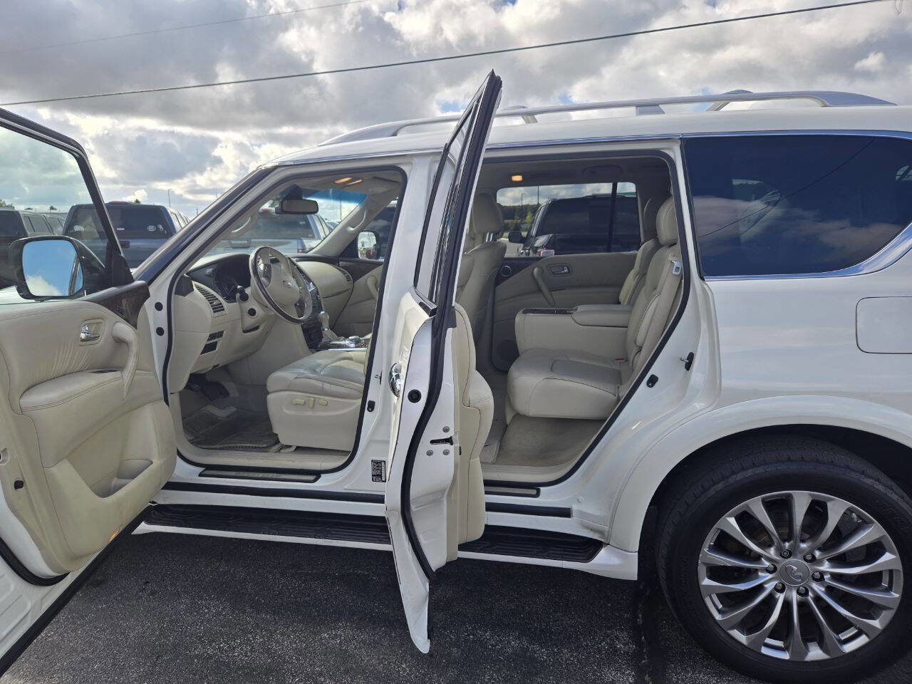 Used 2016 INFINITI QX80 Luxe w/ 22" Wheel Package image 34