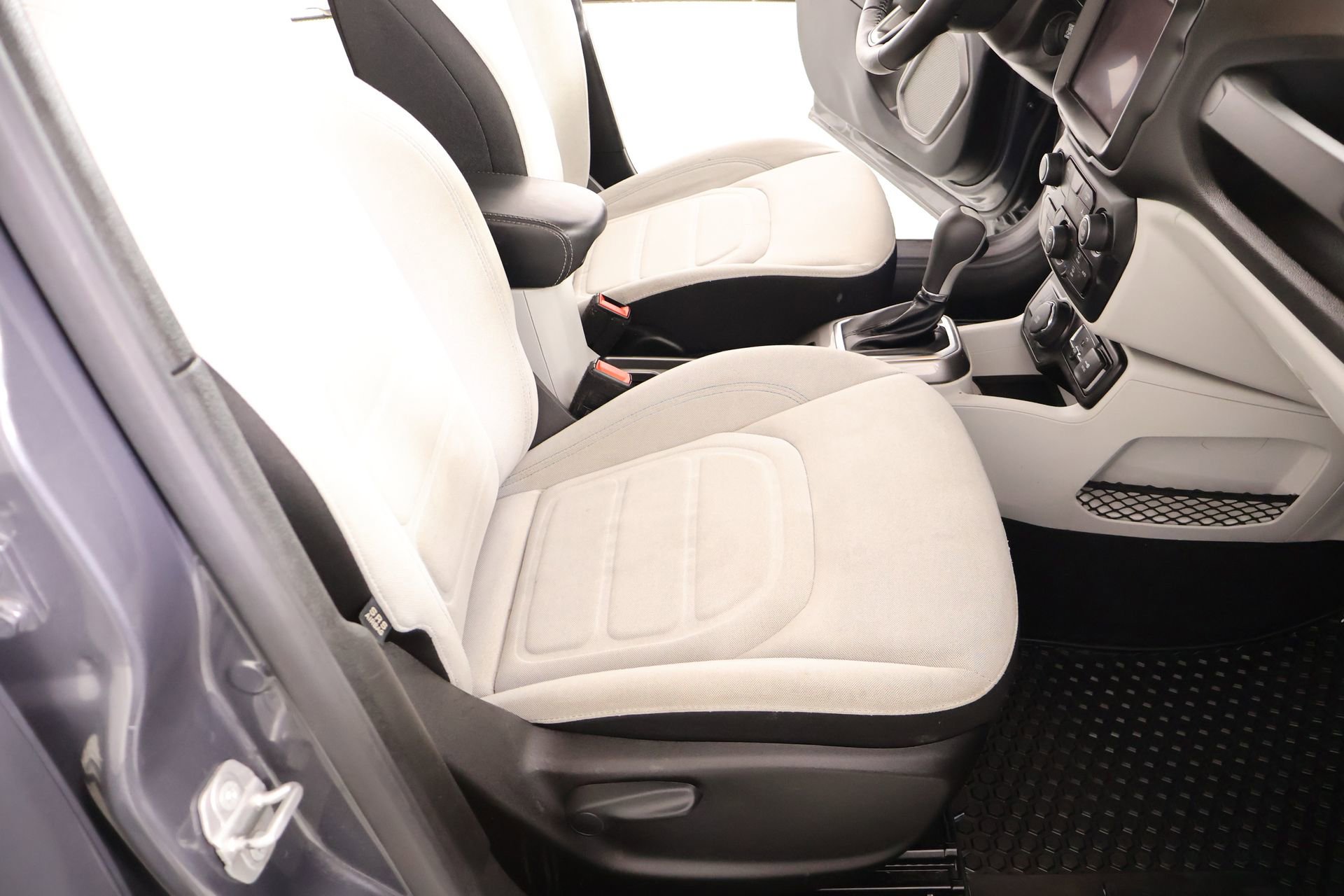 Used 2022 Jeep Renegade Latitude w/ Convenience Group image 15