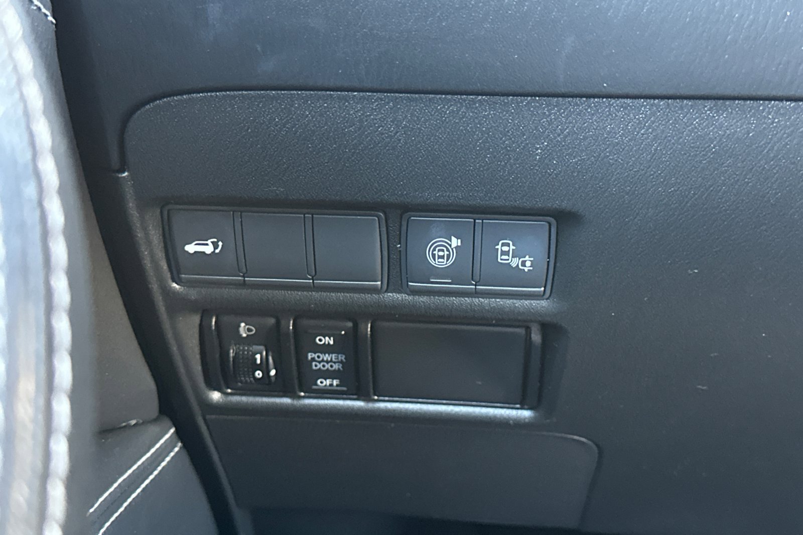 Used 2017 Nissan Armada Platinum w/ Captain Seat Package image 41