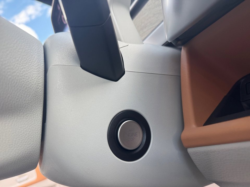 New 2025 Volkswagen ID. Buzz 1st Edition image 18