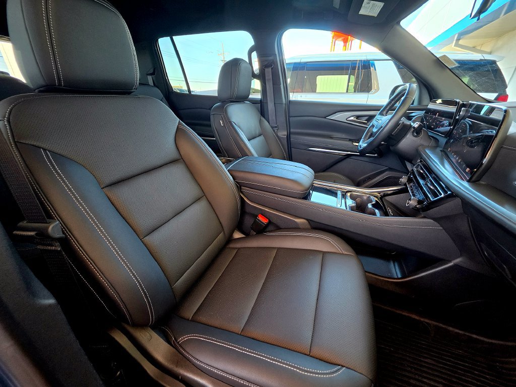 Used 2024 Chevrolet Traverse LT w/ LPO, Floor Liner Package AWD/4WD image 73