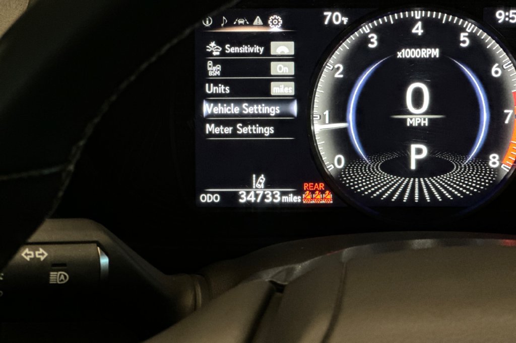 Used 2019 Lexus UX 200 w/ Premium Package FWD image 27