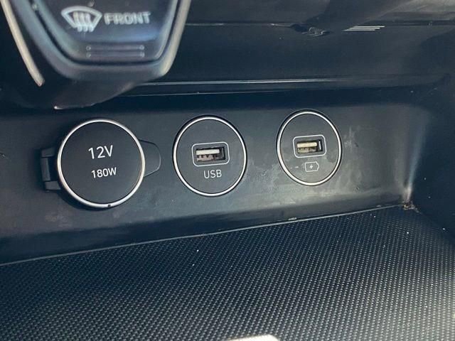 Used 2023 Genesis G70 2.0T image 36