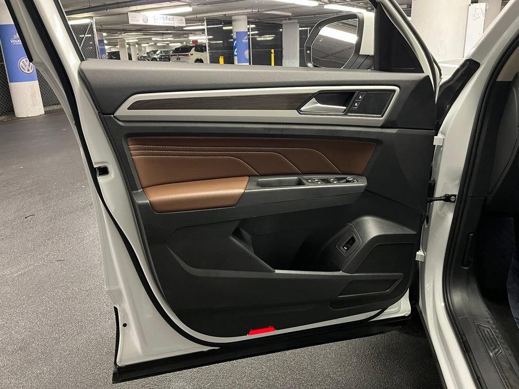 Certified 2023 Volkswagen Atlas SE w/ Black Wheel Package AWD/4WD image 19