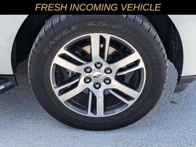 Used 2022 Ford Expedition Limited image 9