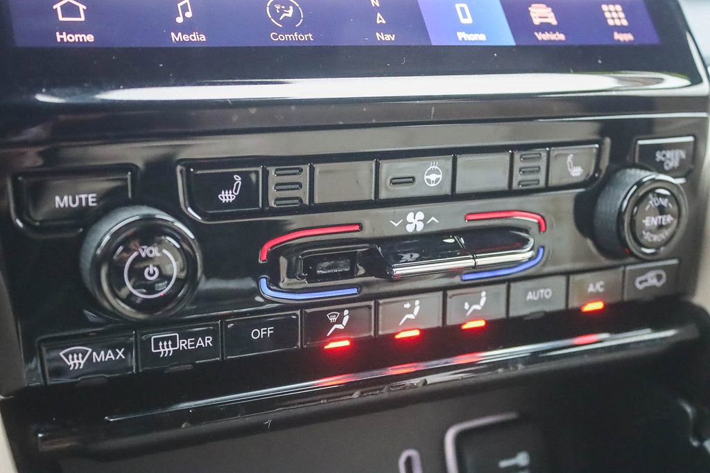 Used 2023 Jeep Grand Cherokee 4WD 4xe image 32