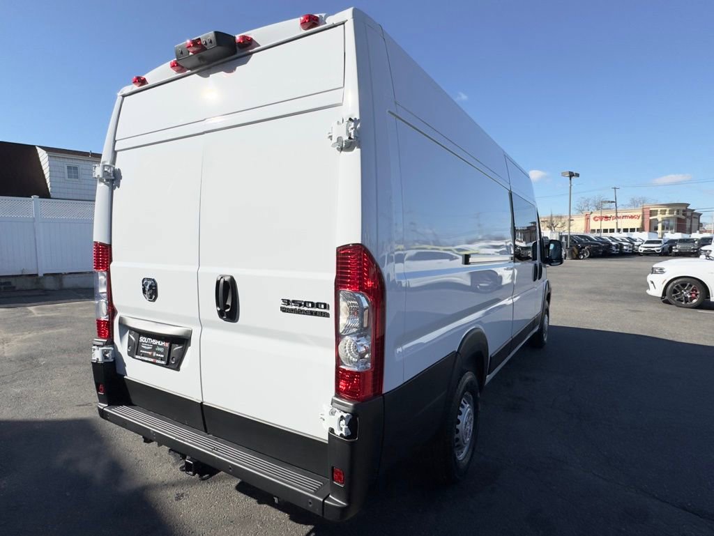 Used 2025 RAM ProMaster 3500 w/ Crew Van Package image 8
