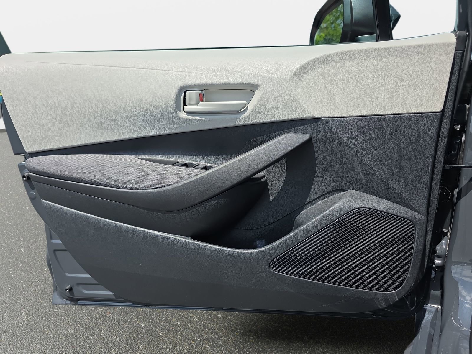 Used 2025 Toyota Corolla LE FWD image 26