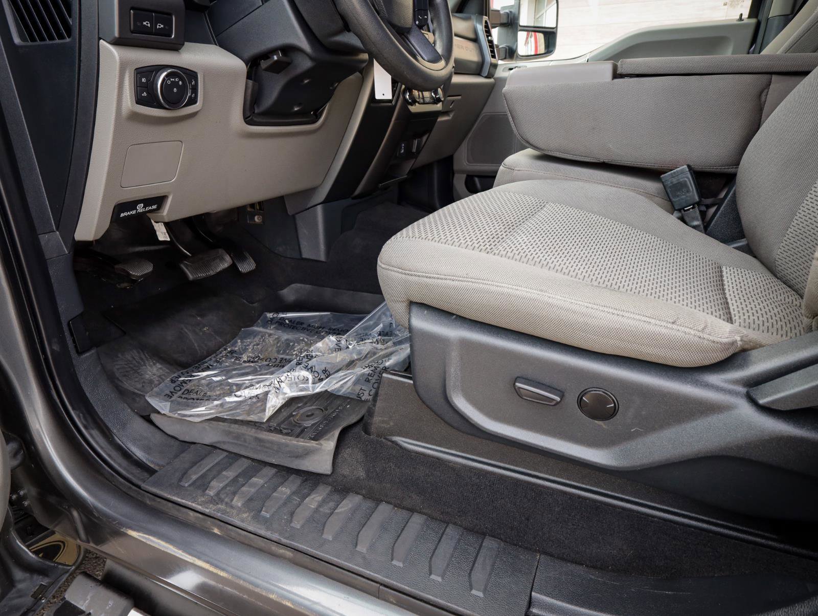 Used 2022 Ford F350 XLT w/ XLT Premium Package image 14