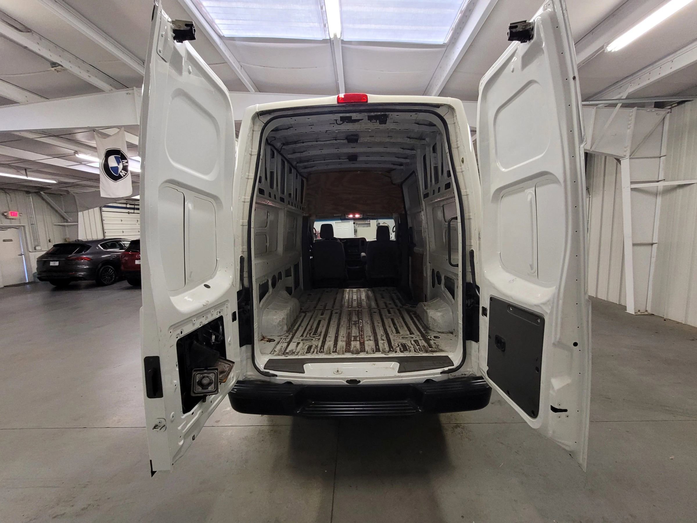 Used 2019 Nissan NV 2500 S image 30