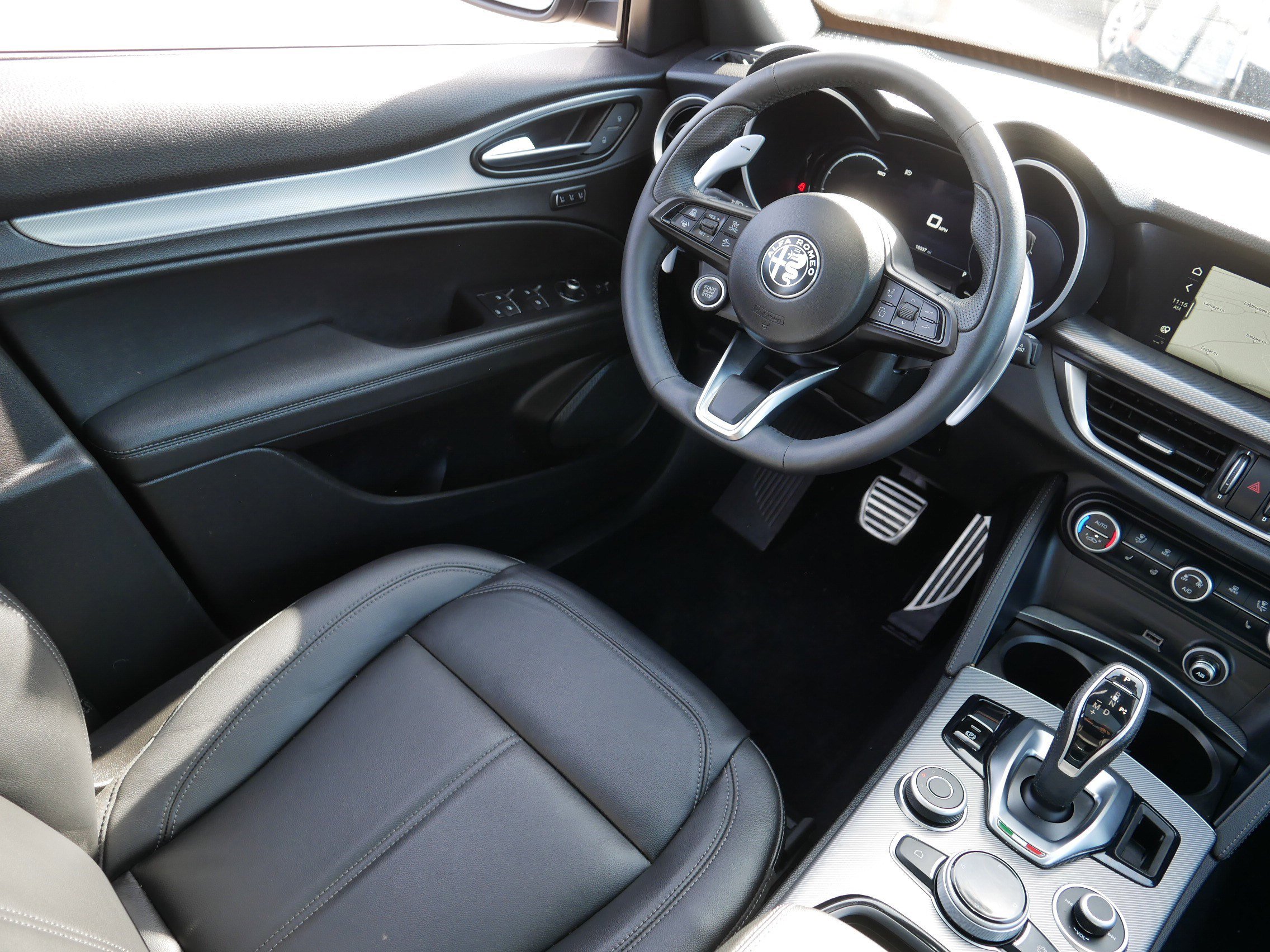 Used 2025 Alfa Romeo Stelvio Sprint w/ Convenience Package image 9