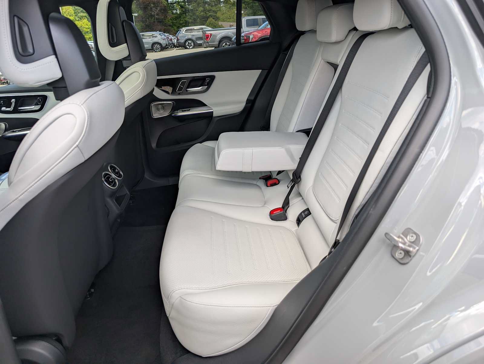 New 2027 Mercedes-Benz GLC 300 4MATIC image 17