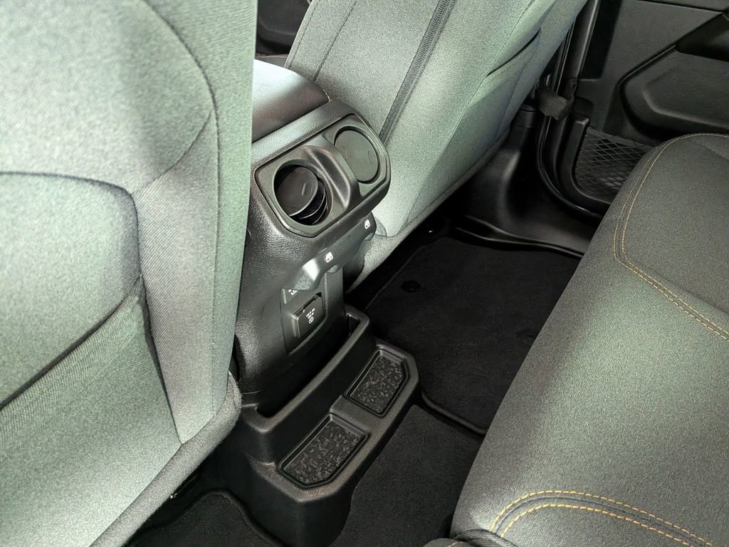 Certified 2025 Jeep Wrangler Unlimited Sahara image 33