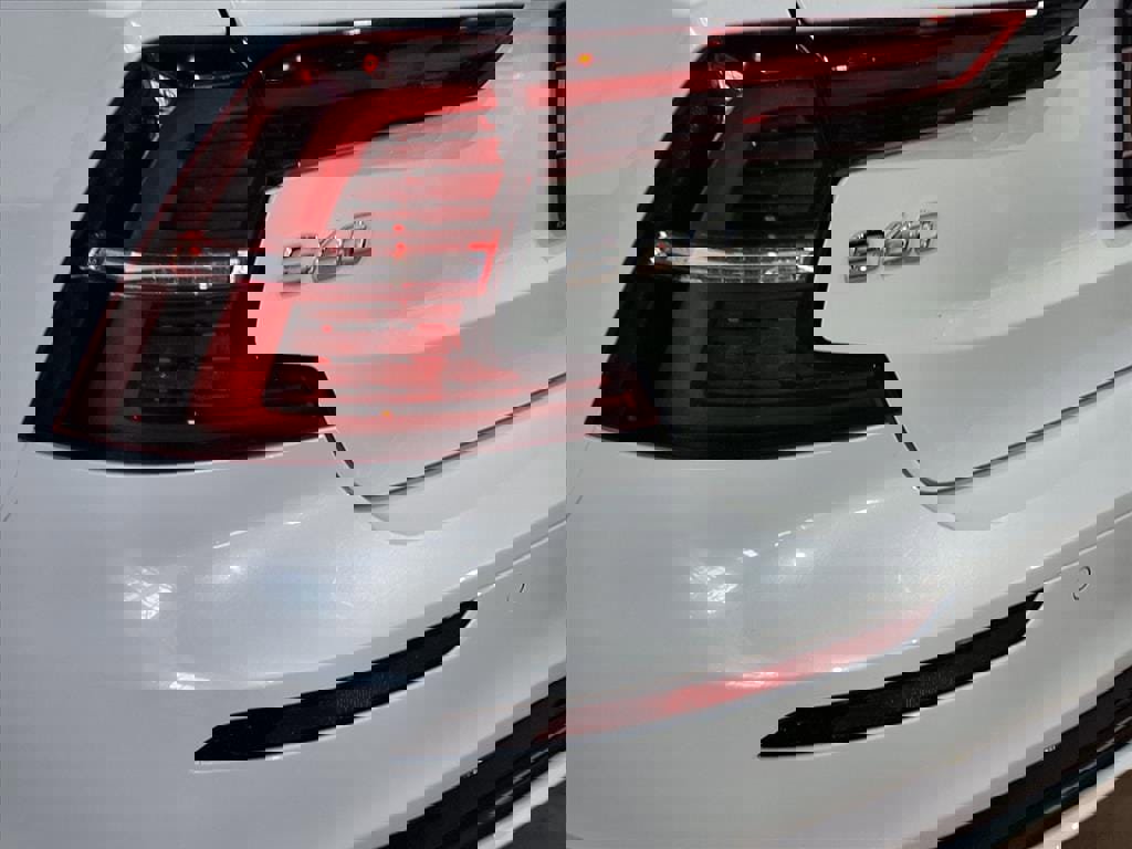 Used 2023 Volvo S60 B5 Plus w/ Climate Package image 14