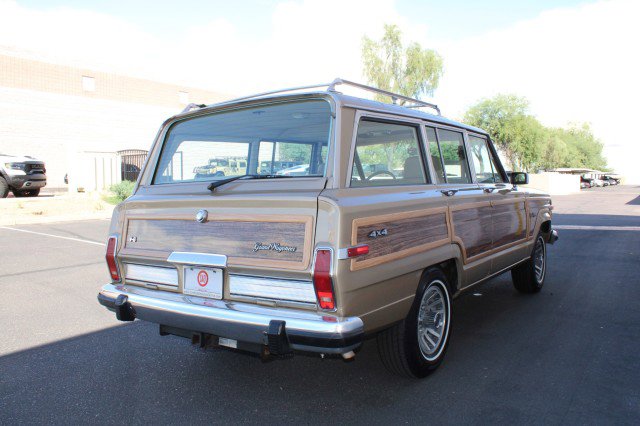 Used 1990 Jeep Grand Wagoneer image 48