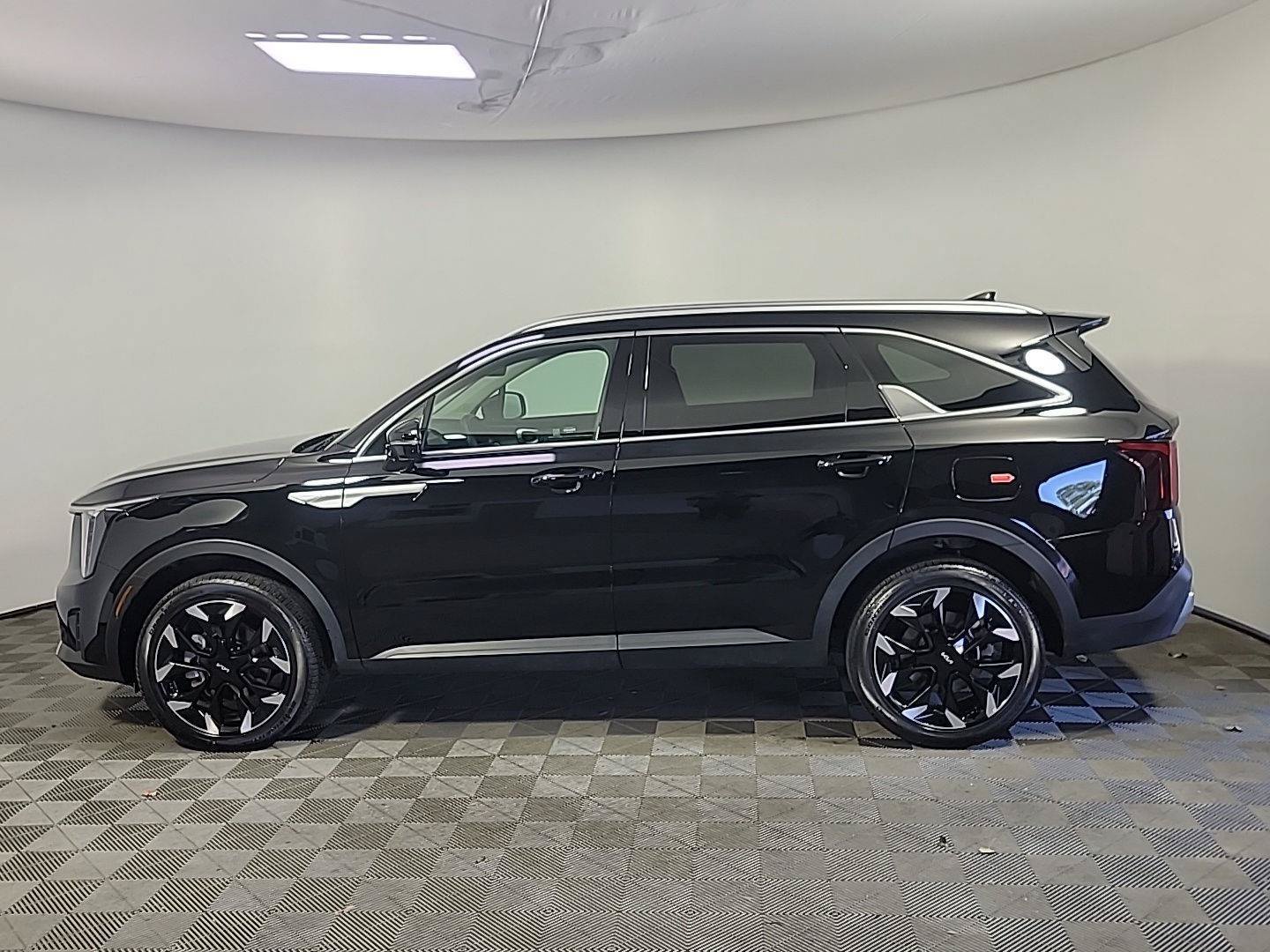 Certified 2026 Kia Sorento EX AWD/4WD image 12