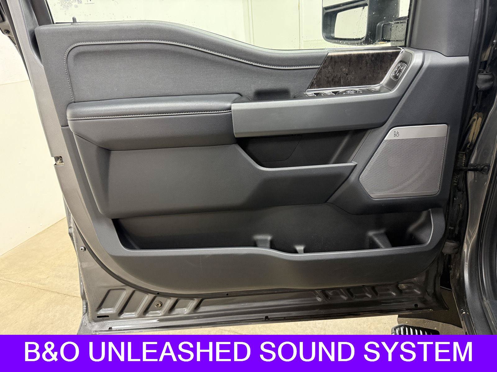 Used 2023 Ford F250 Lariat w/ Lariat Ultimate Package AWD/4WD image 10