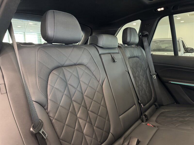 Used 2023 BMW X5 xDrive40i w/ M Sport Package image 18