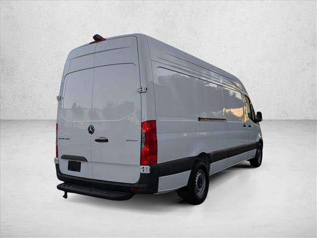 Used 2025 Mercedes-Benz Sprinter 2500 image 5