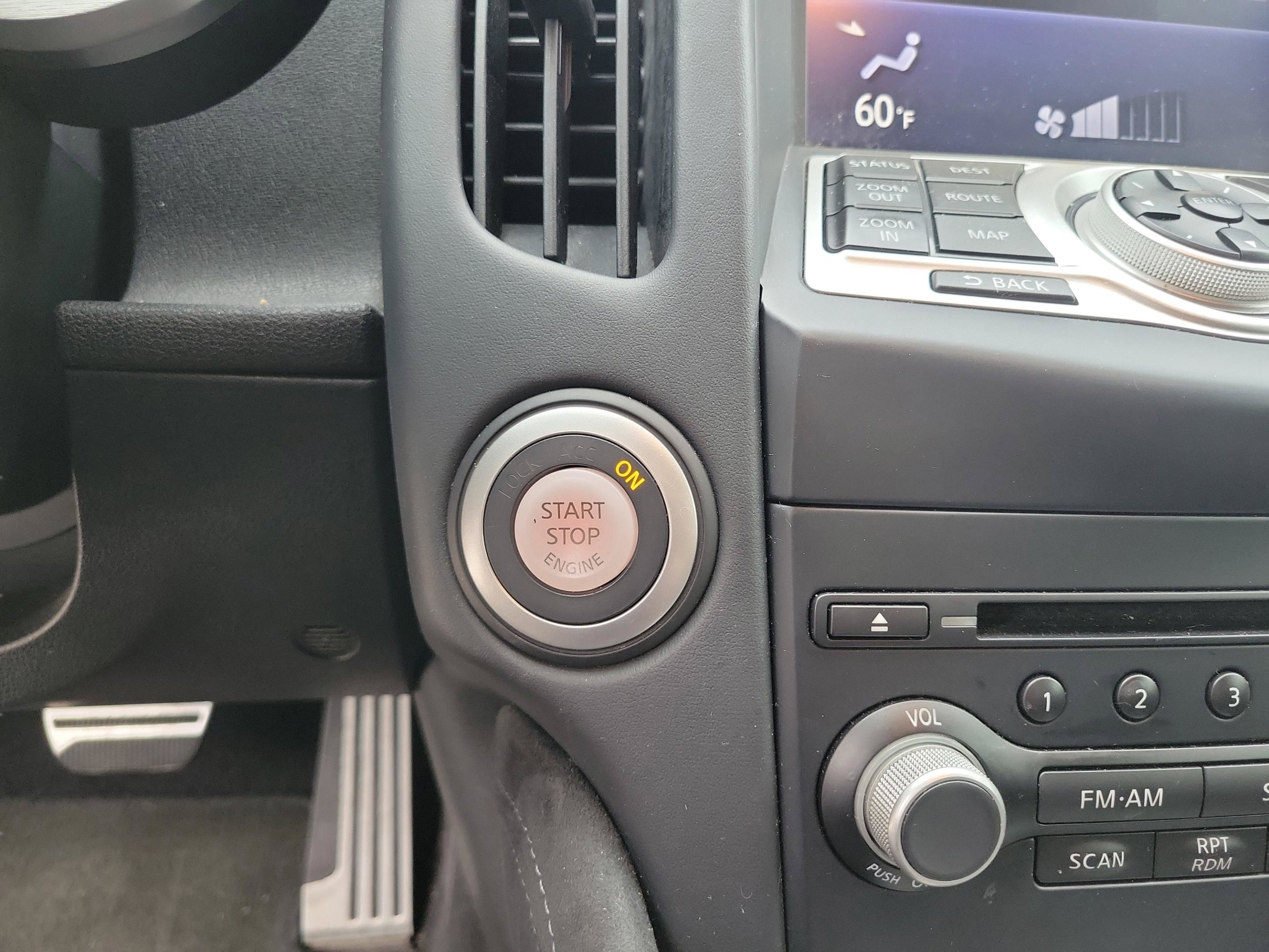 Used 2016 Nissan 370Z Touring RWD image 18