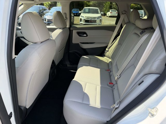 Used 2023 Nissan Rogue SL AWD/4WD image 13