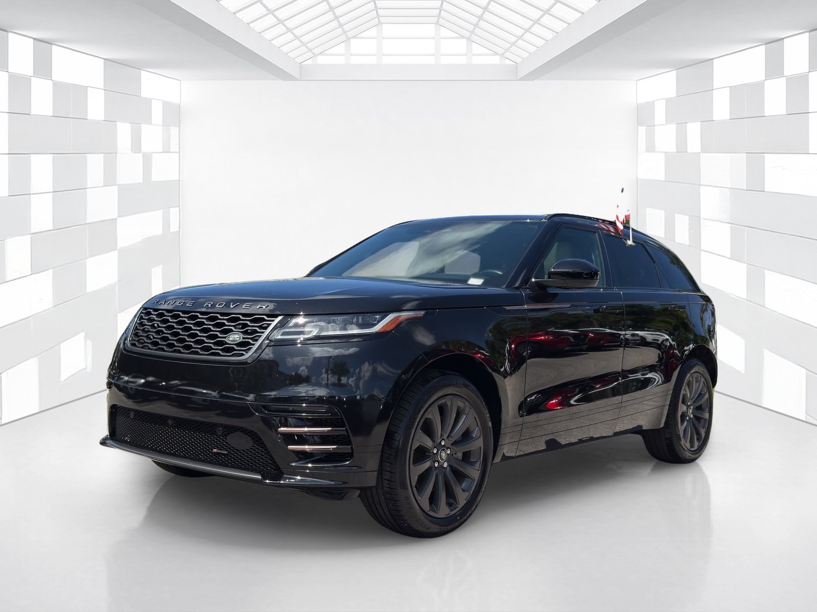 Used 2022 Land Rover Range Rover Velar R-Dynamic S AWD/4WD image 3
