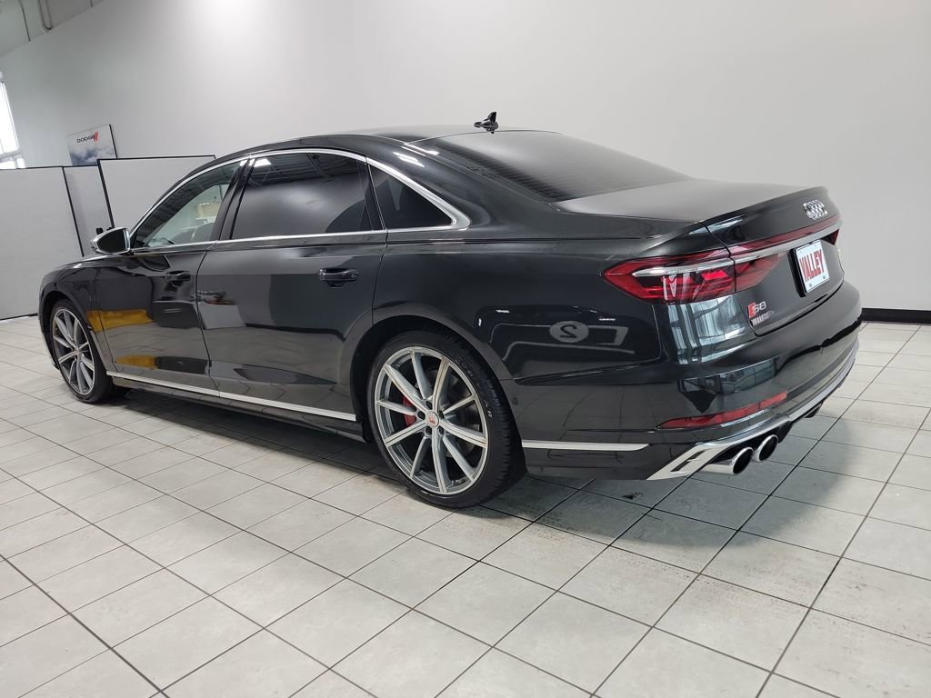 Used 2022 Audi S8 image 5