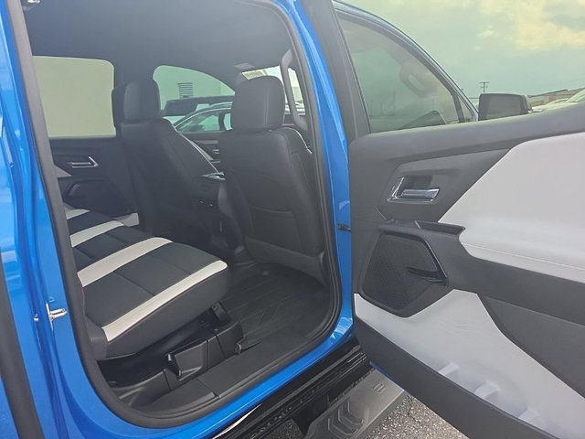 Used 2025 Chevrolet Silverado EV RST AWD/4WD image 14