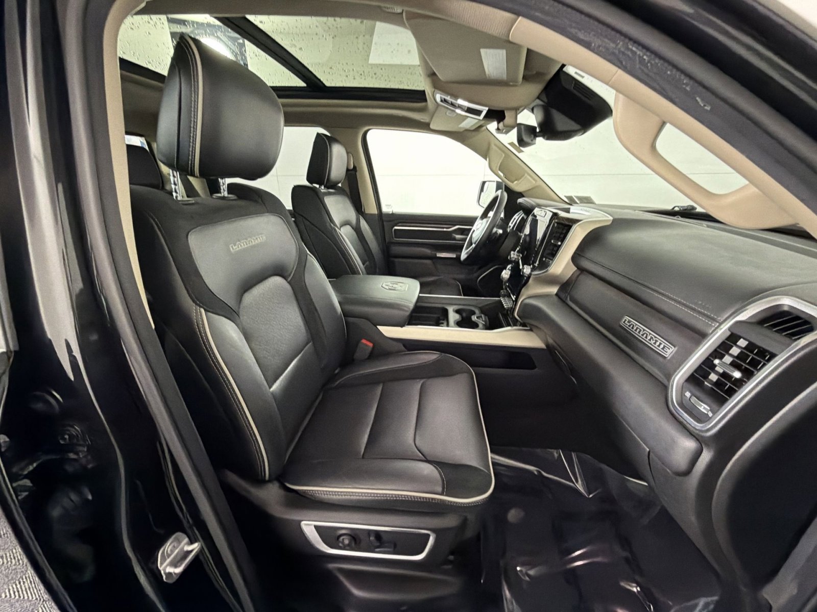 Used 2019 RAM 1500 Laramie image 28