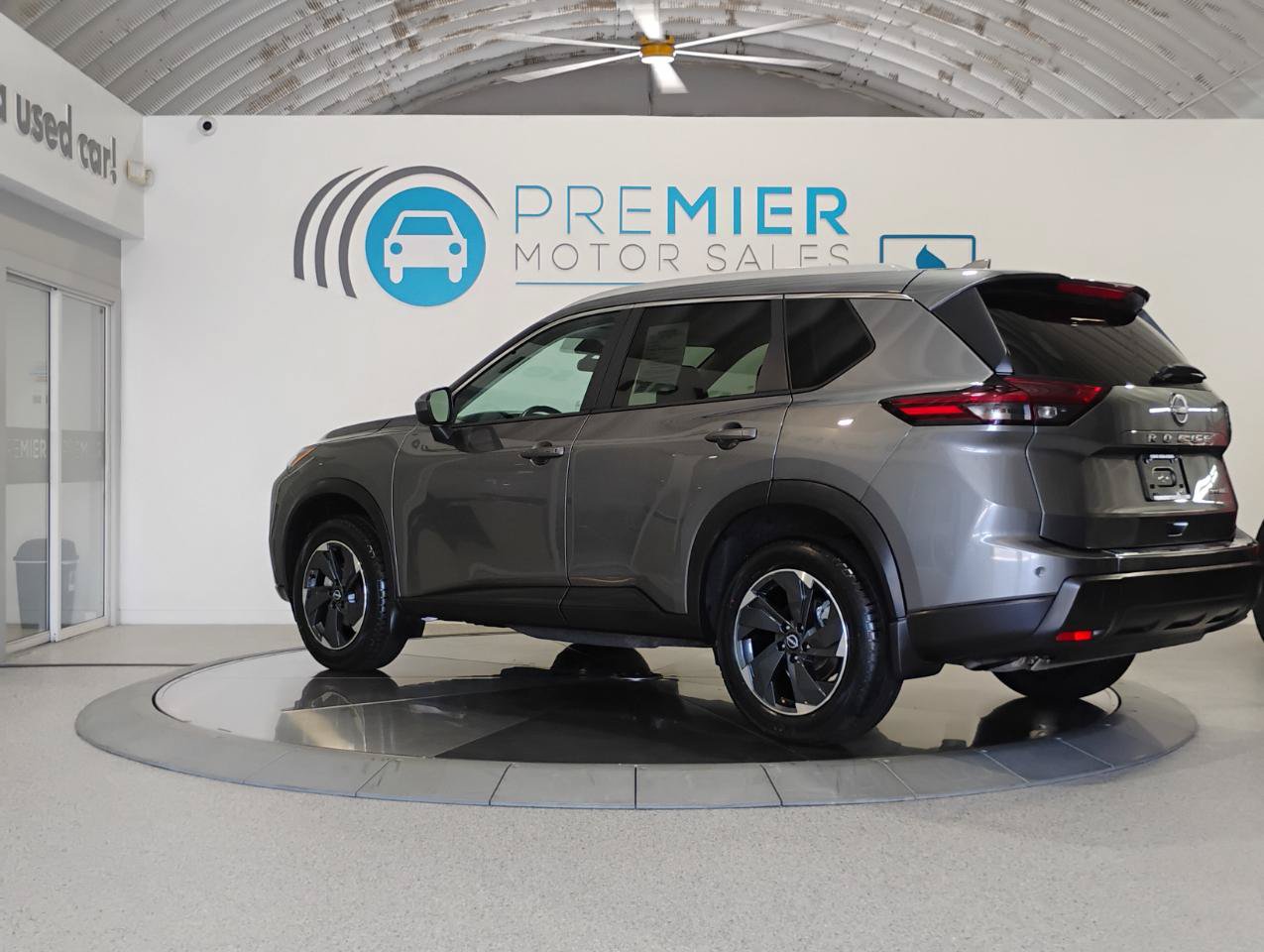 Used 2024 Nissan Rogue SV w/ SV Premium Package AWD/4WD image 3