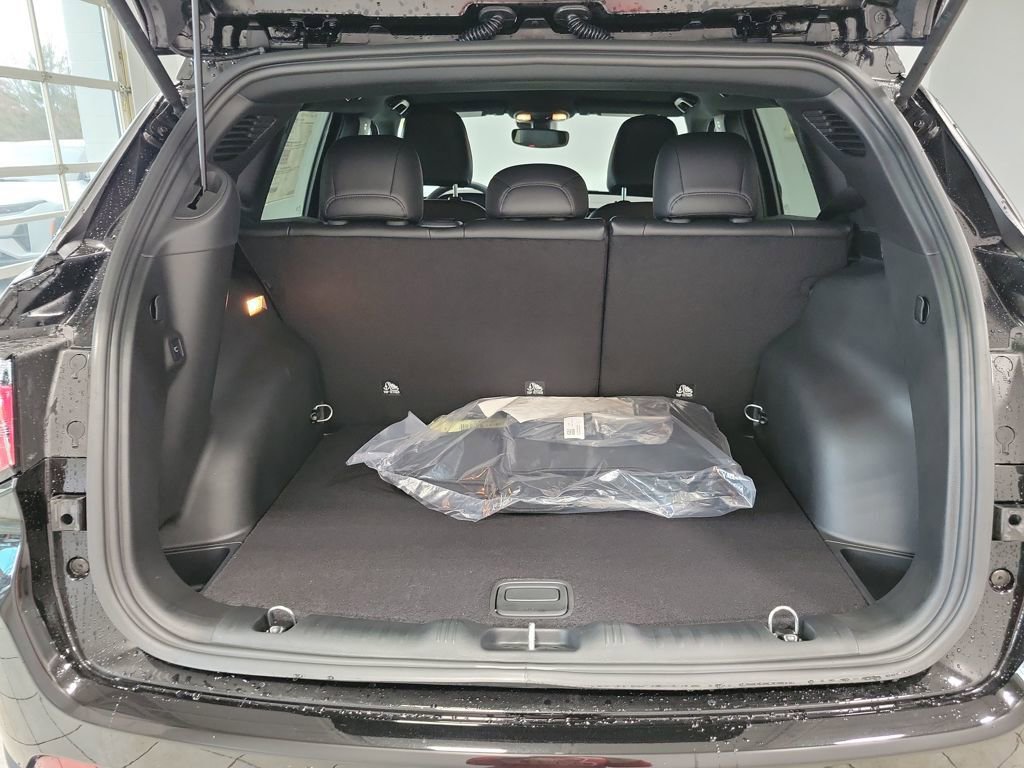 New 2026 Jeep Compass Limited image 8