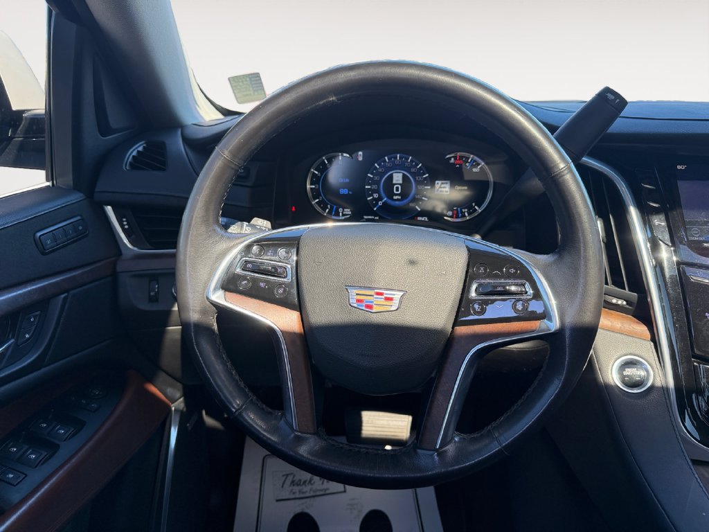 Used 2020 Cadillac Escalade Luxury RWD image 12
