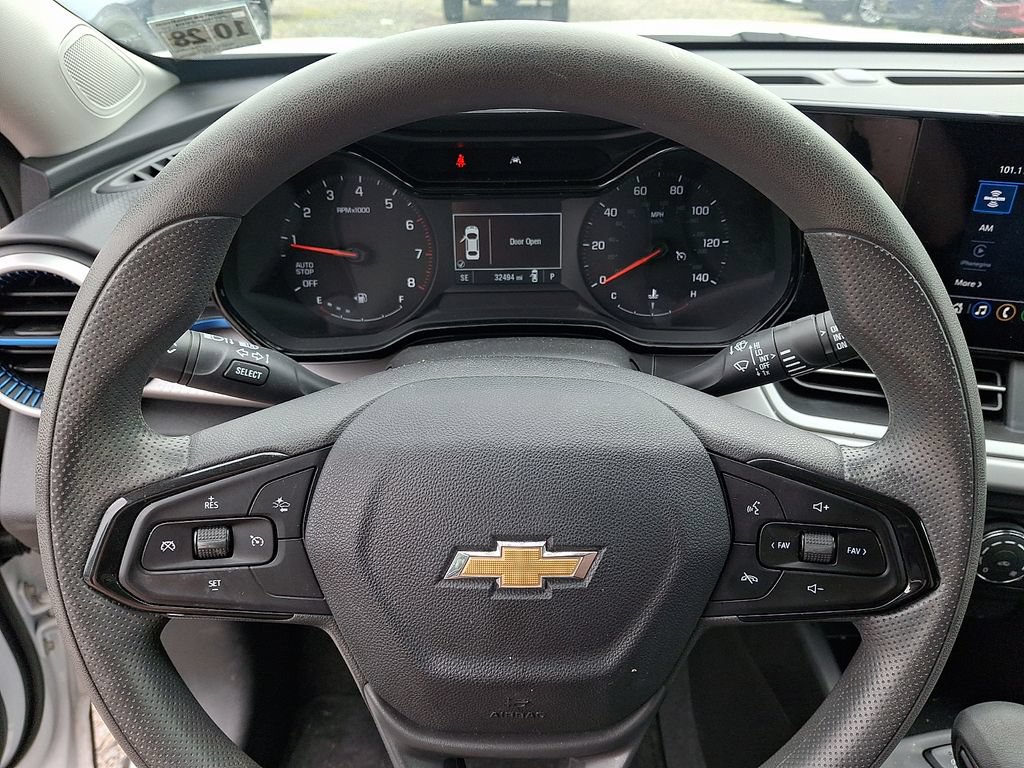 Used 2024 Chevrolet Trax LS FWD image 18