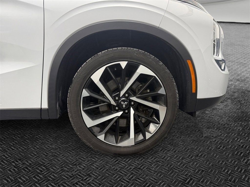 Used 2022 Mitsubishi Outlander SE image 11