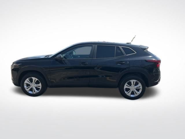 Used 2024 Chevrolet Trax LS FWD image 2