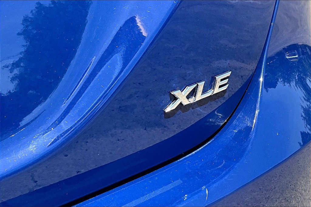 Used 2023 Toyota Camry XLE w/ Cold Weather Package image 10