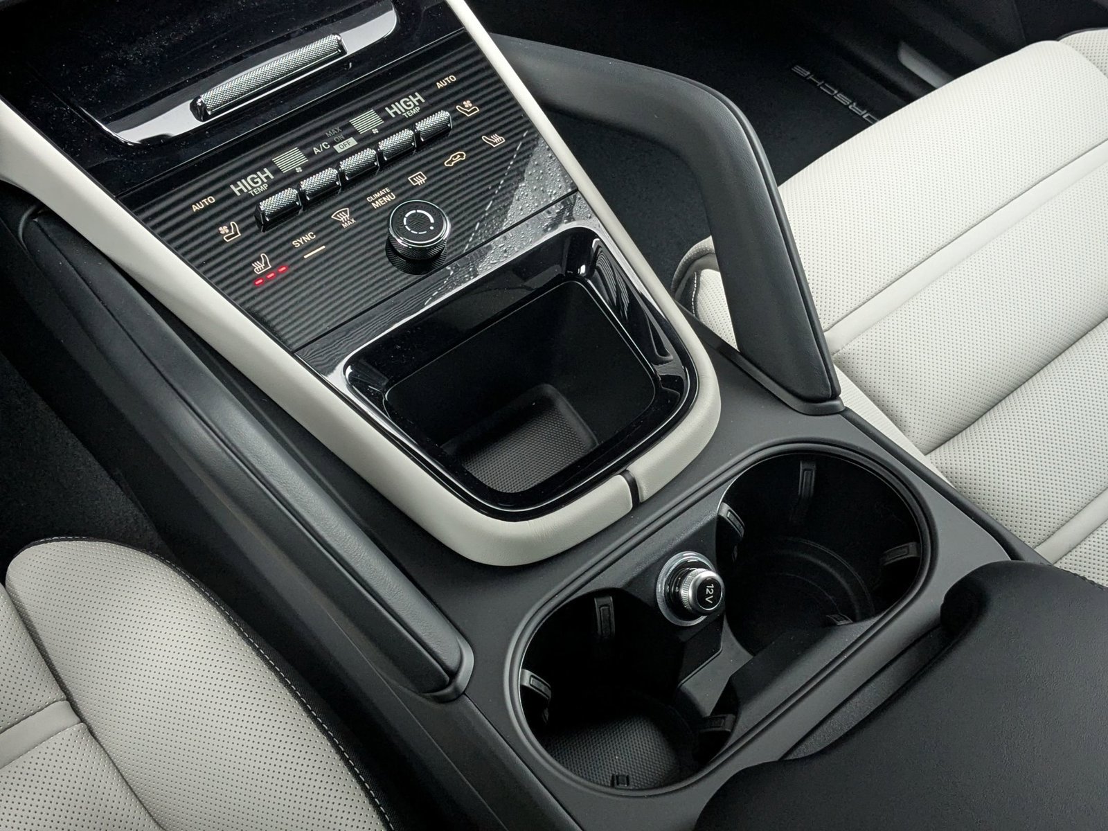 New 2026 Porsche Cayenne Coupe AWD/4WD image 21