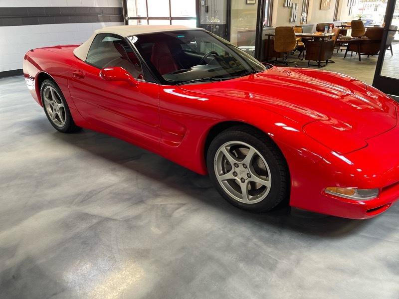 Used 2001 Chevrolet Corvette Convertible RWD image 8