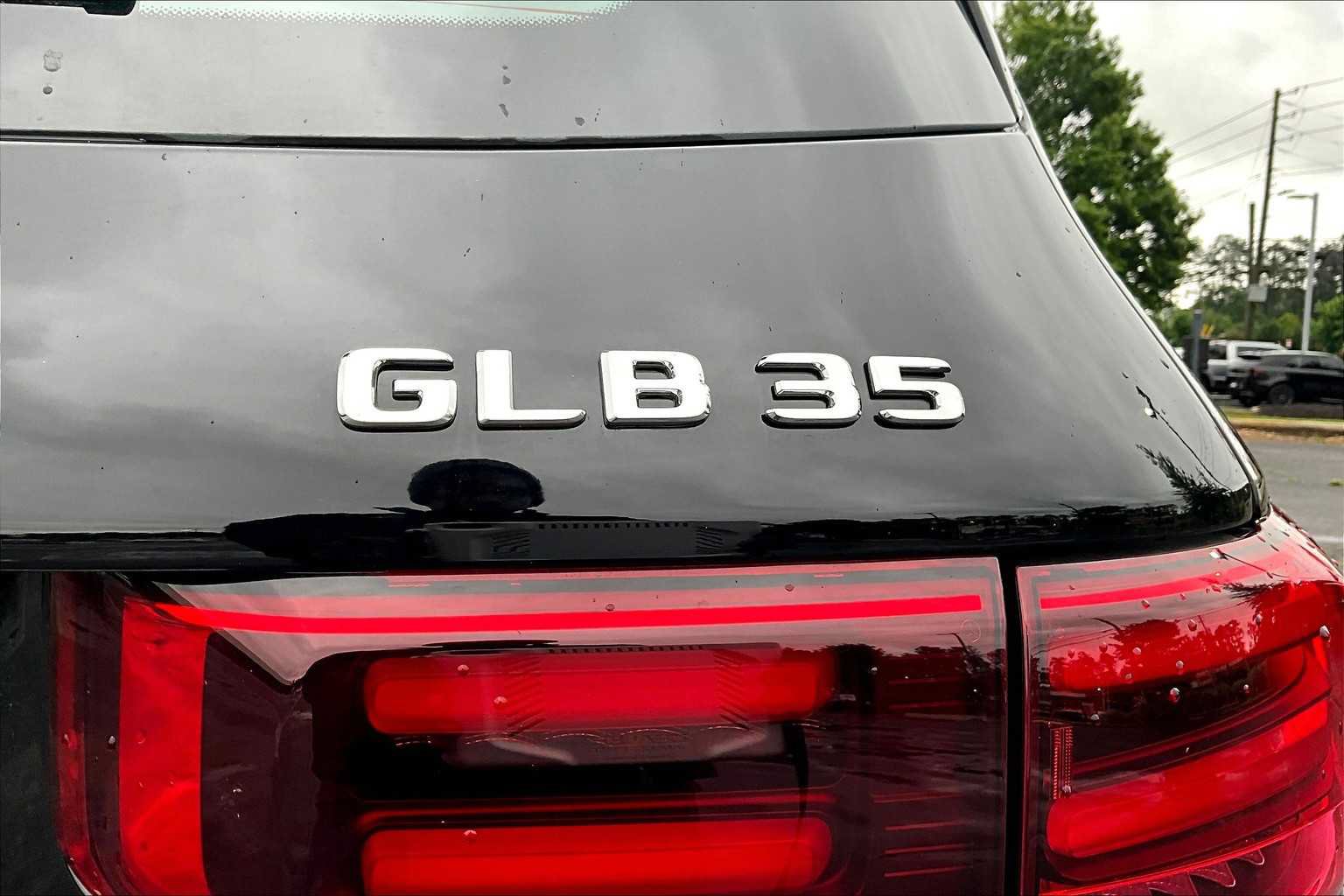 Used 2025 Mercedes-Benz GLB 35 AMG 4MATIC image 15