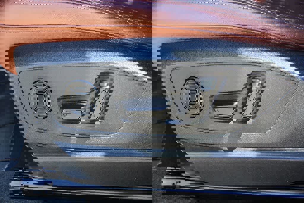 Used 2024 Audi Q8 e-tron Premium Plus w/ Premium Plus Package image 19